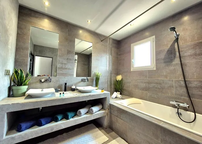 Willa La Maison Des Iris - Clim - Patio - Parking Nîmes